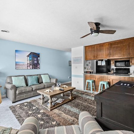 Апартаменты Salty Air Retreat Миртл-Бич Экстерьер фото