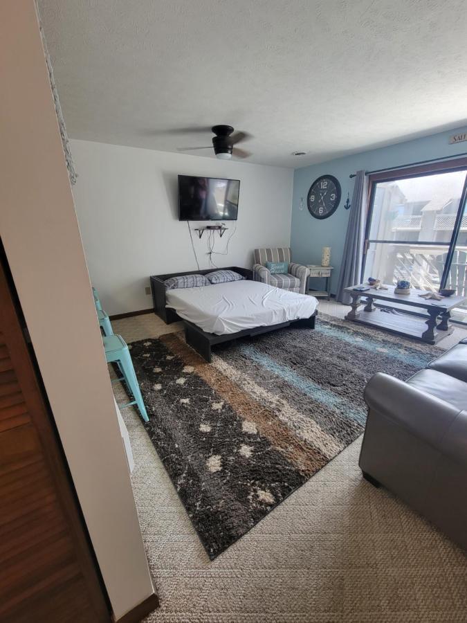 Апартаменты Salty Air Retreat Миртл-Бич Экстерьер фото